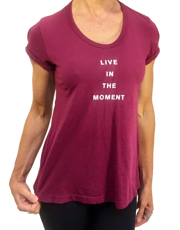 TLA Live In The Moment T-Shirt Youthful Men's Anime